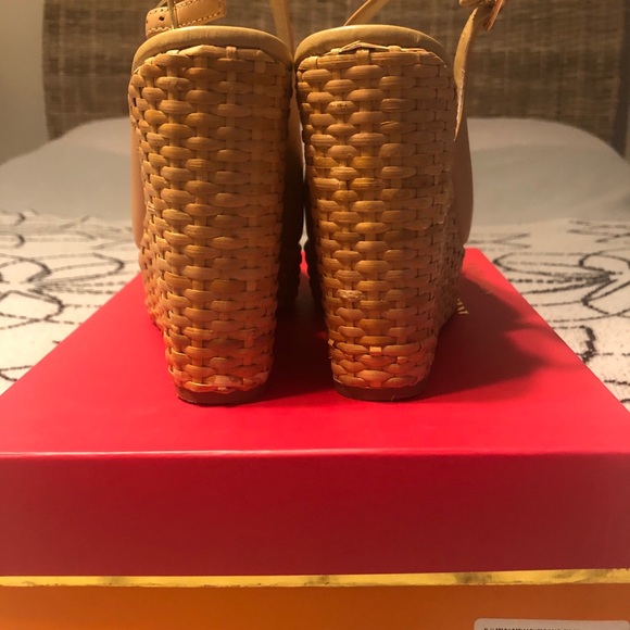 Kate Spade Della Tan Wicker Wedge 7.5 - Picture 2 of 3